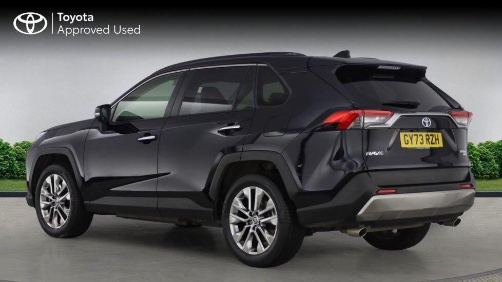 Used Toyota RAV4 2023 for sale - 77218398: Photo 2