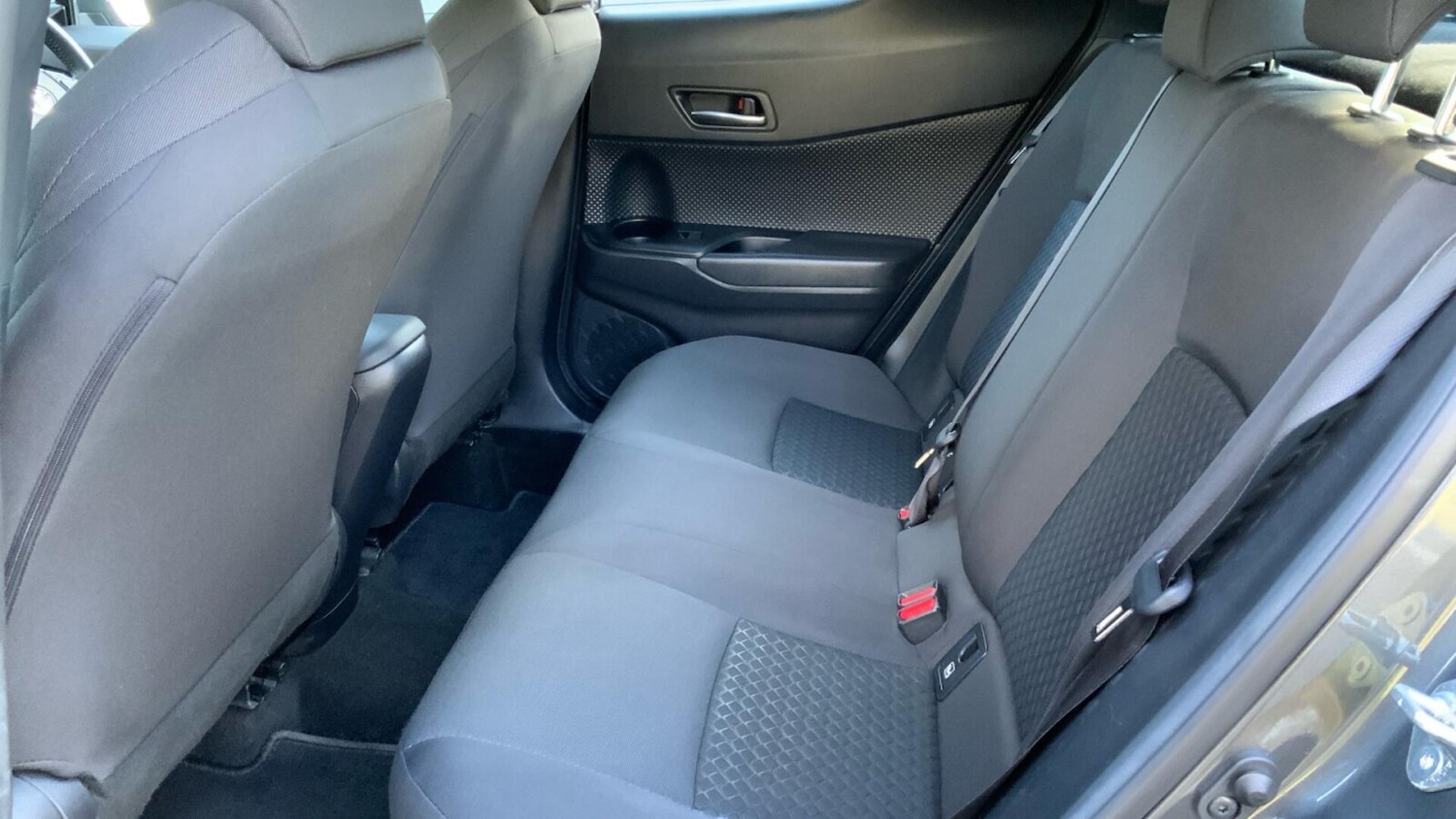 Used Toyota C-HR 2022 for sale - 77013345: Photo 15