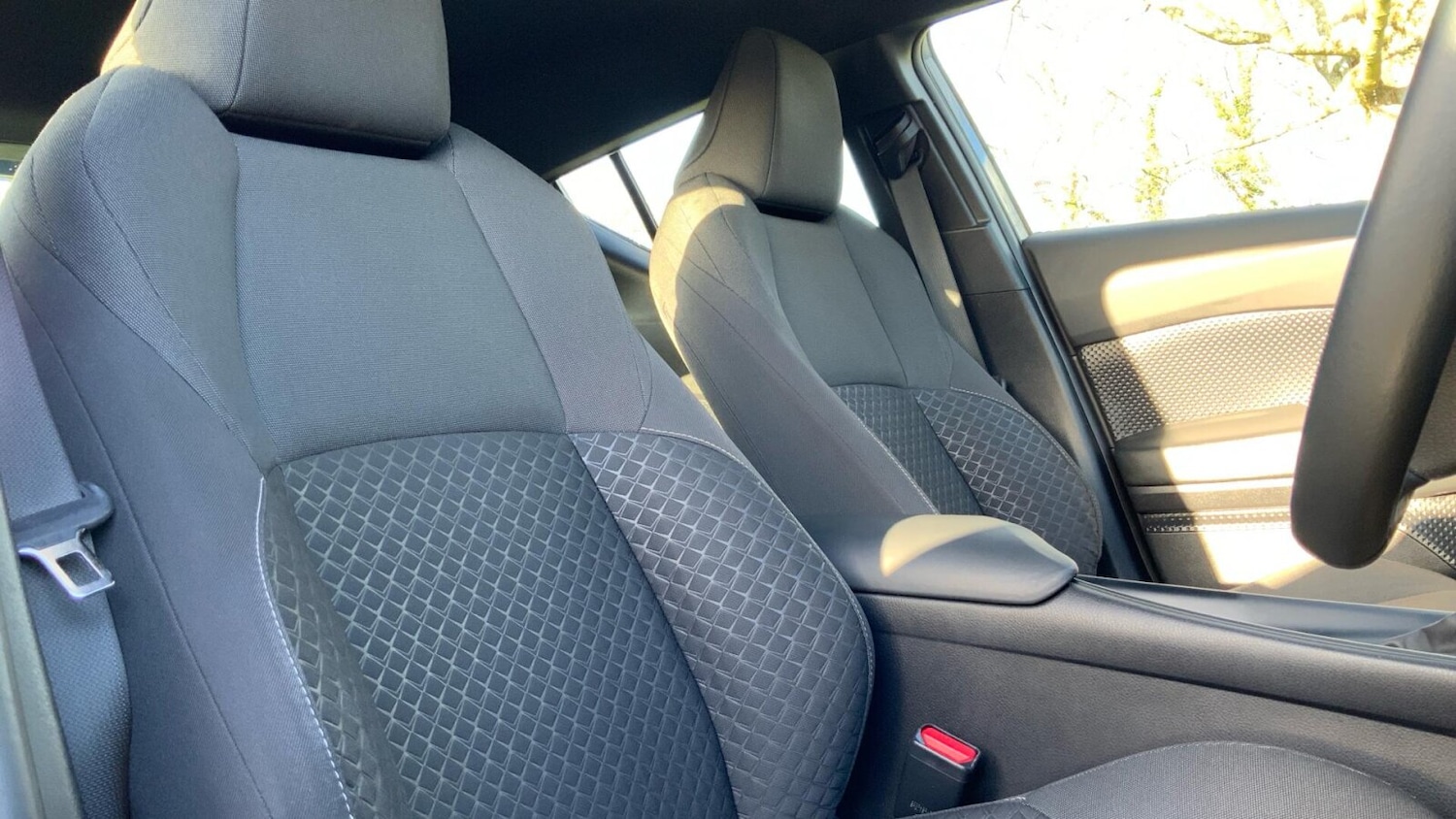 Used Toyota C-HR 2022 for sale - 77013345: Photo 24