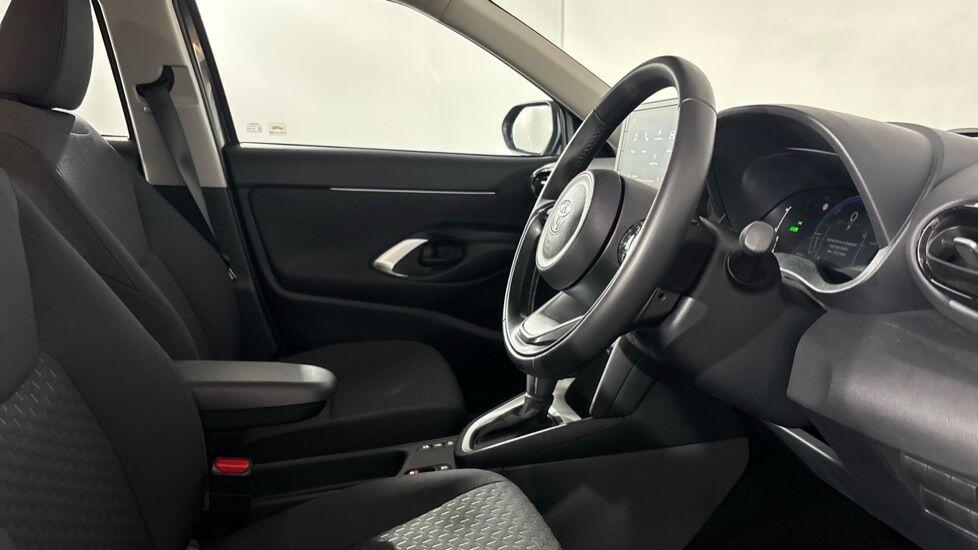 Used Toyota Yaris Cross 2025 for sale - 77228322: Photo 15