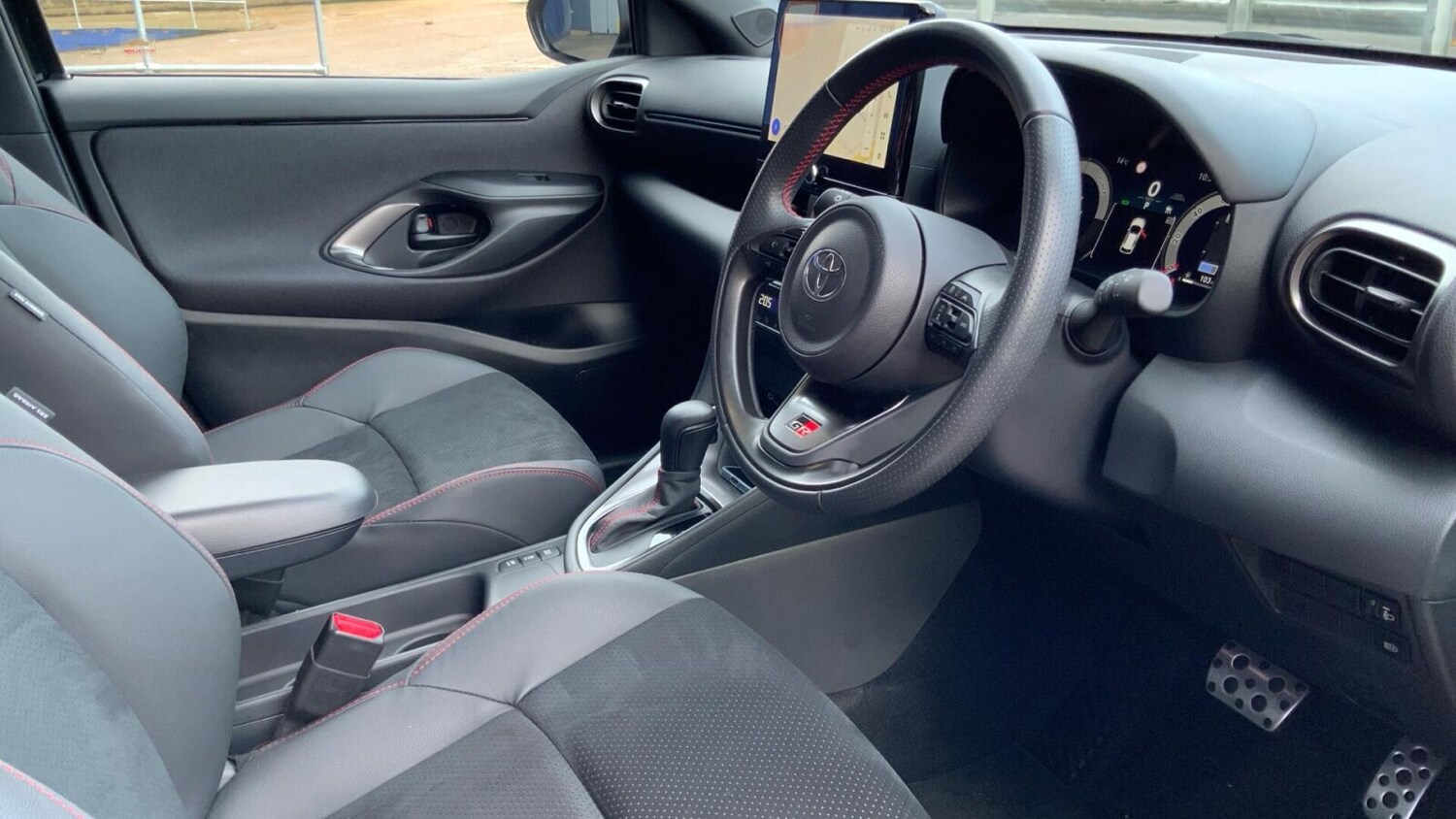 Used Toyota Yaris 2024 for sale - 76677290: Photo 20