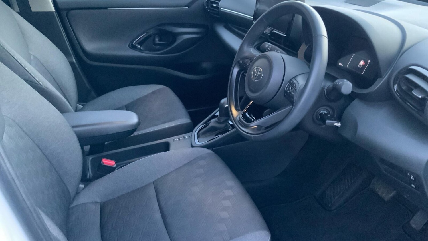 Used Toyota Yaris 2024 for sale - 78198607: Photo 15