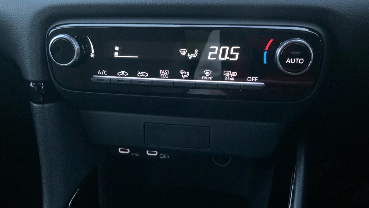 Used Toyota Yaris 2024 for sale - 78198607: Photo 25