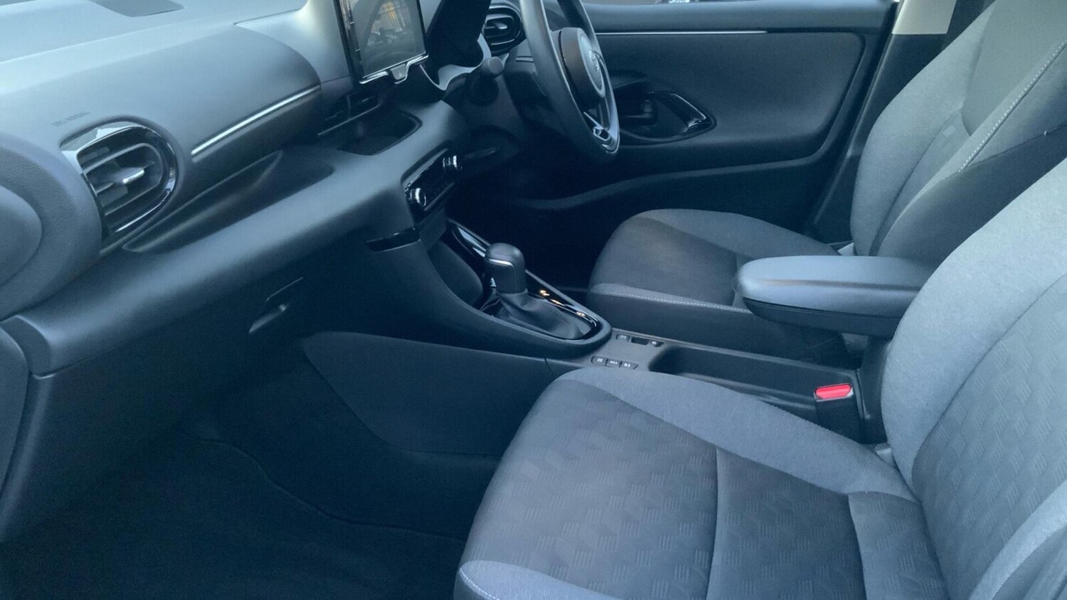 Used Toyota Yaris 2024 for sale - 78198607: Photo 6