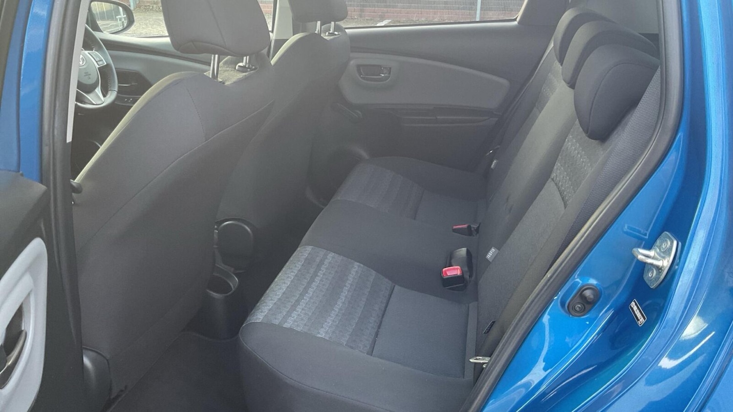 Used Toyota Yaris 2016 for sale - 77903845: Photo 15