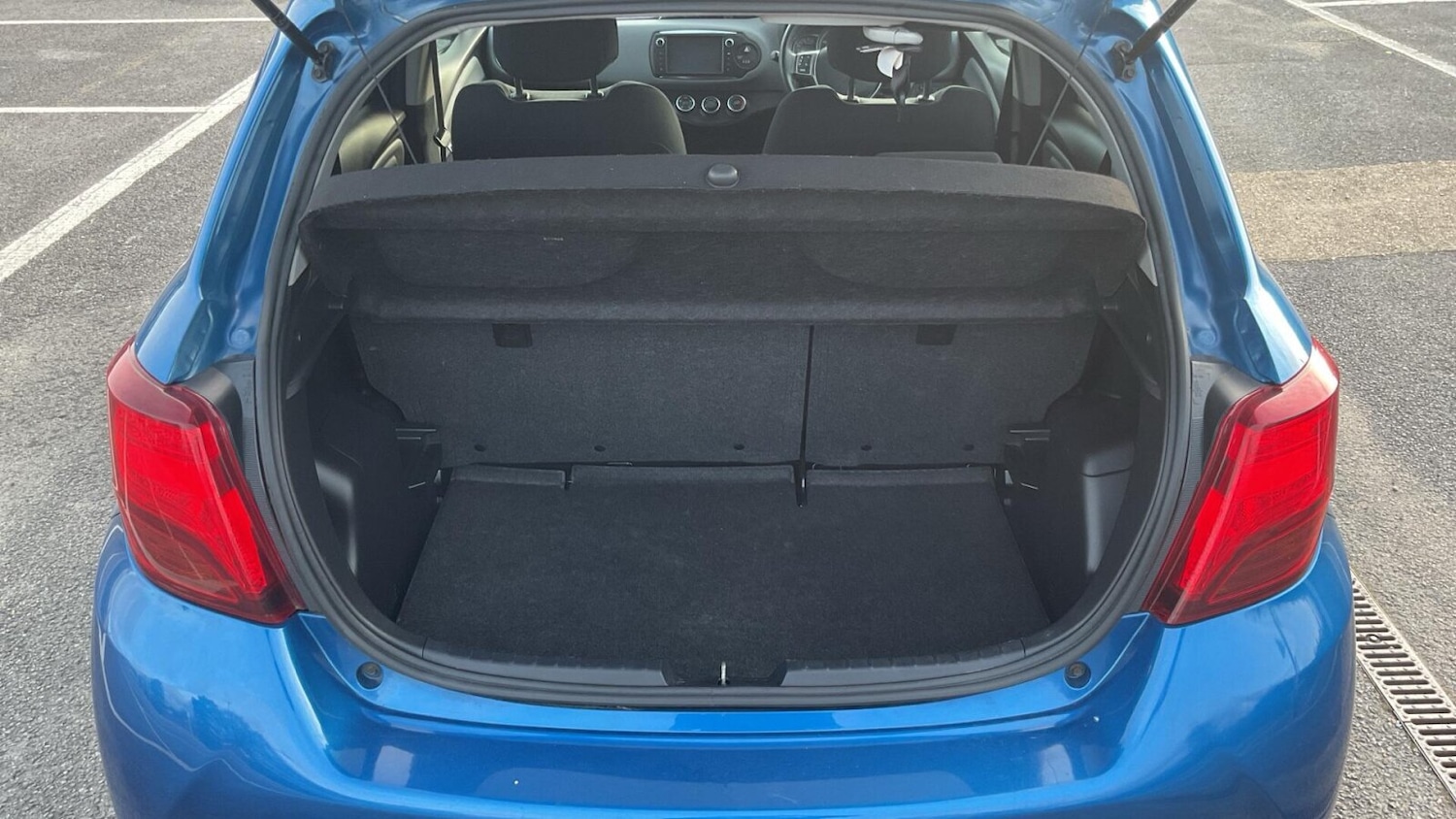 Used Toyota Yaris 2016 for sale - 77903845: Photo 16