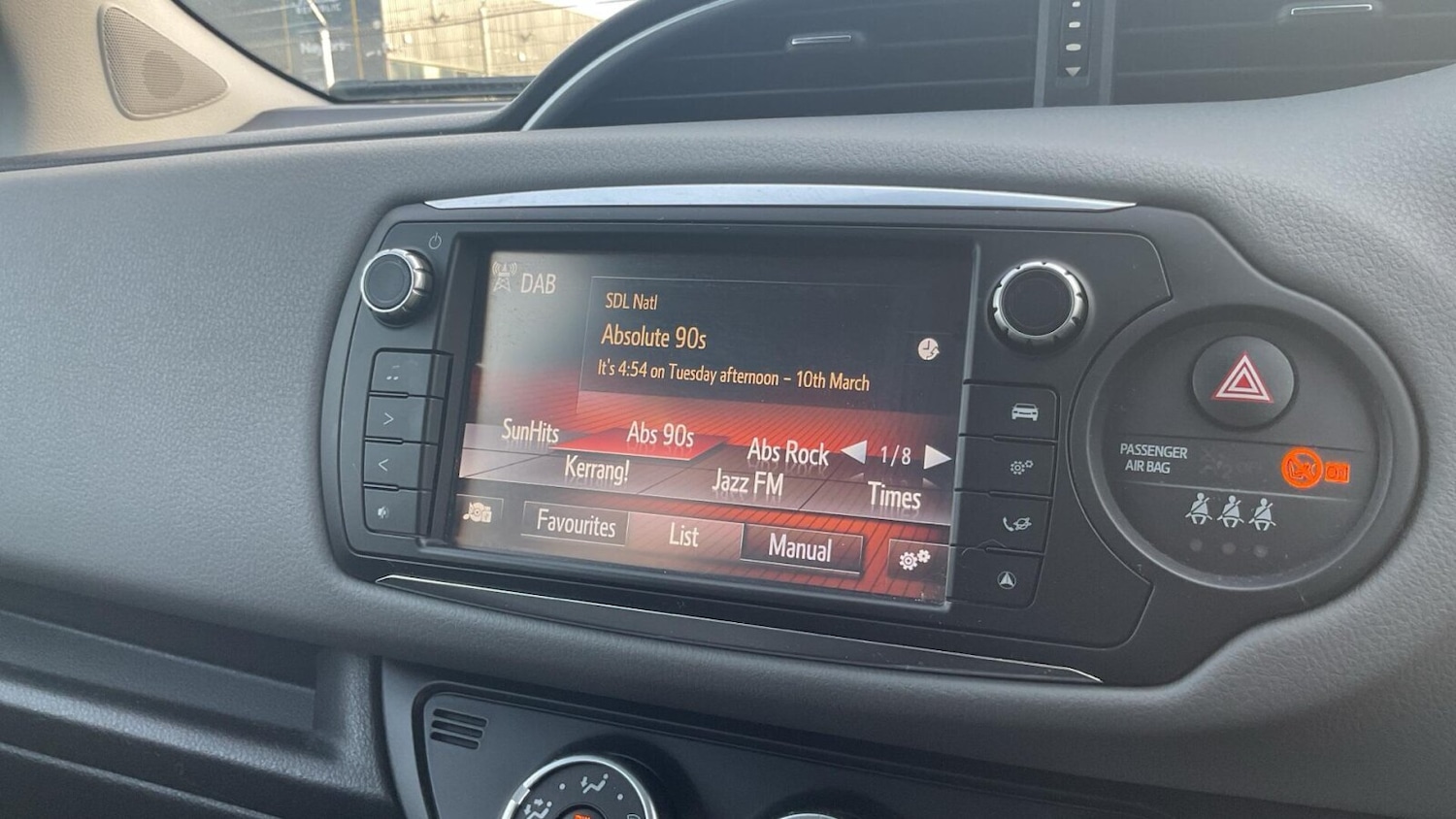 Used Toyota Yaris 2016 for sale - 77903845: Photo 25