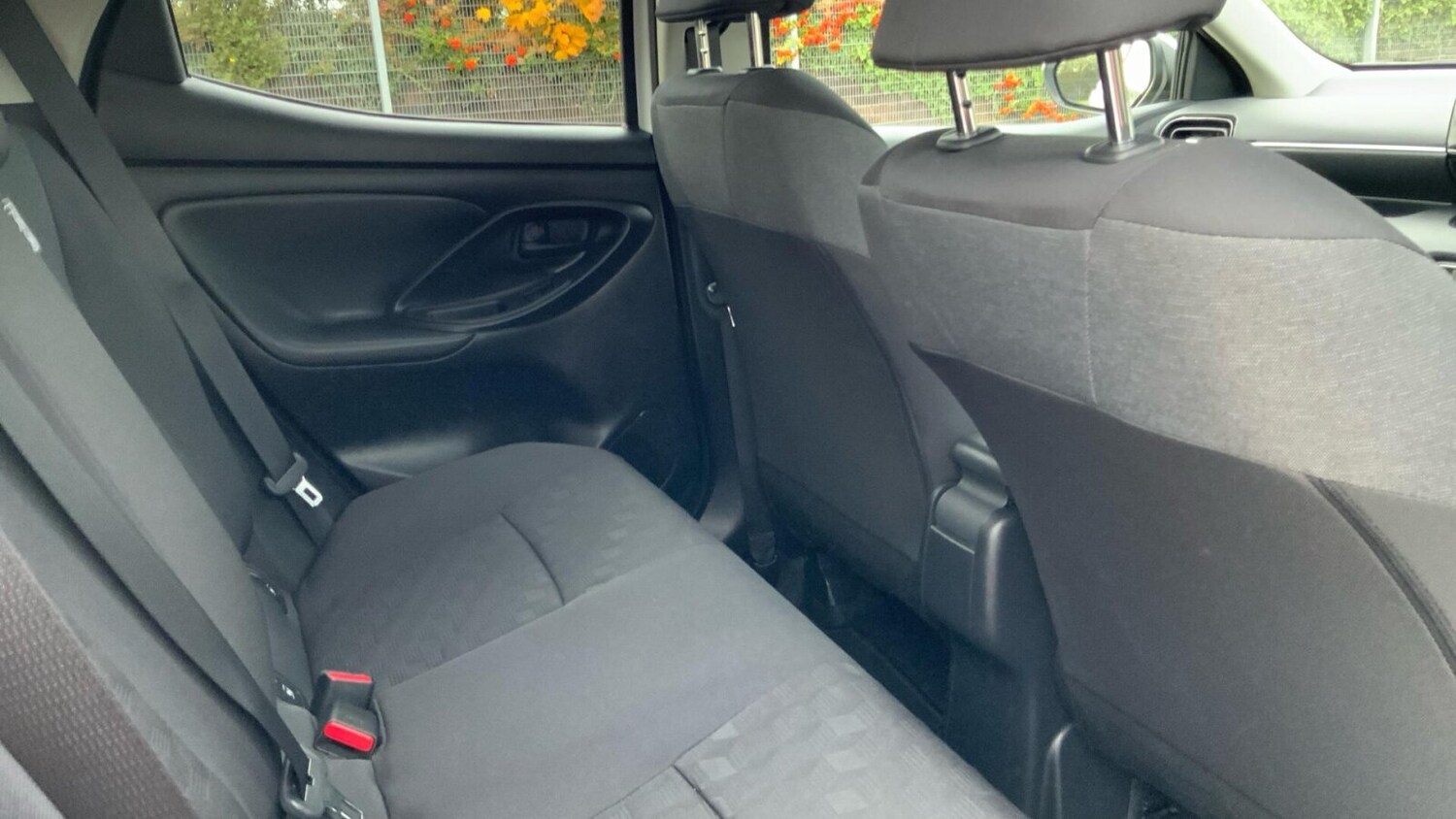 Used Toyota Yaris 2024 for sale - 76677676: Photo 16