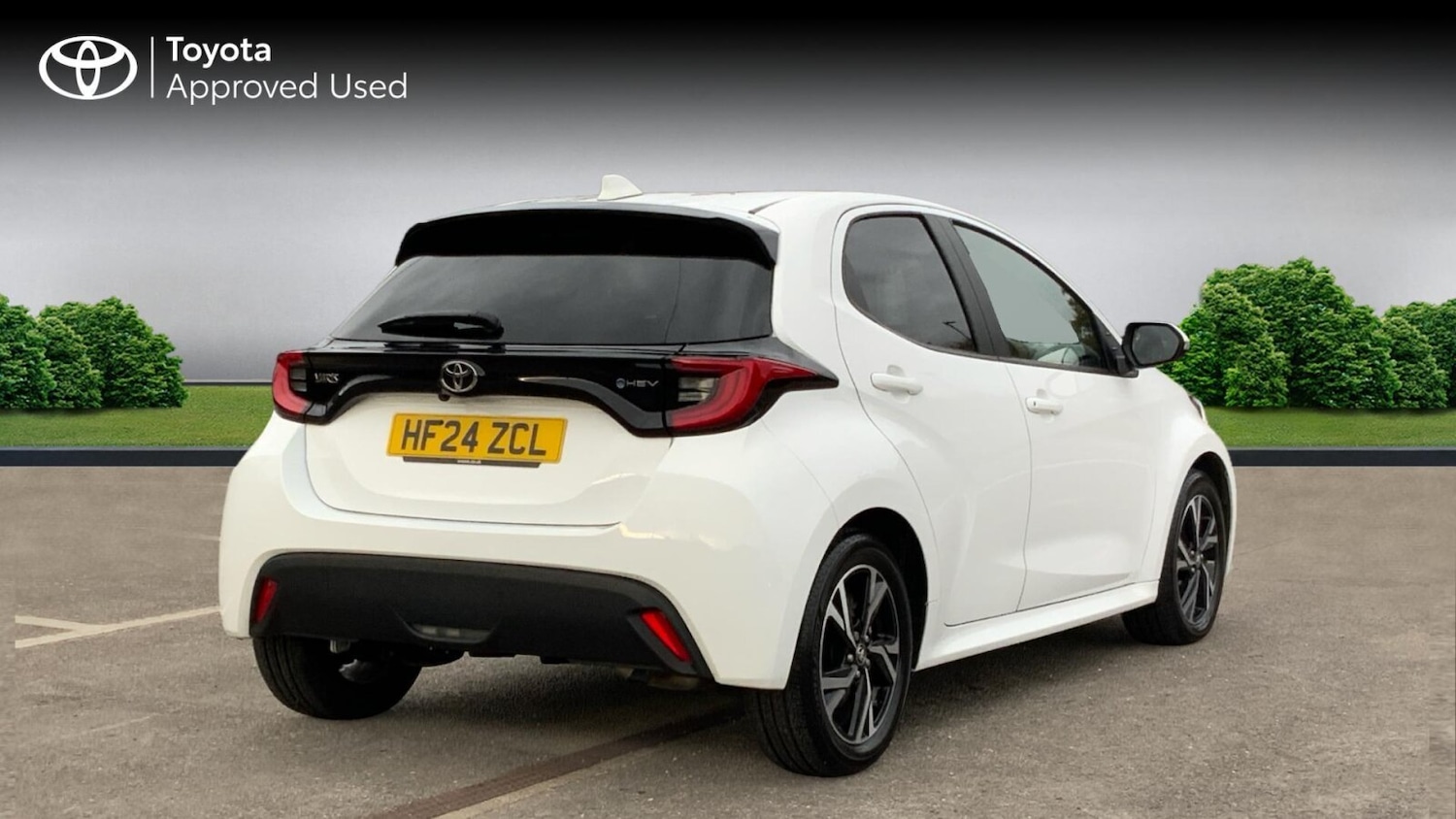 Used Toyota Yaris 2024 for sale - 76677676: Photo 2