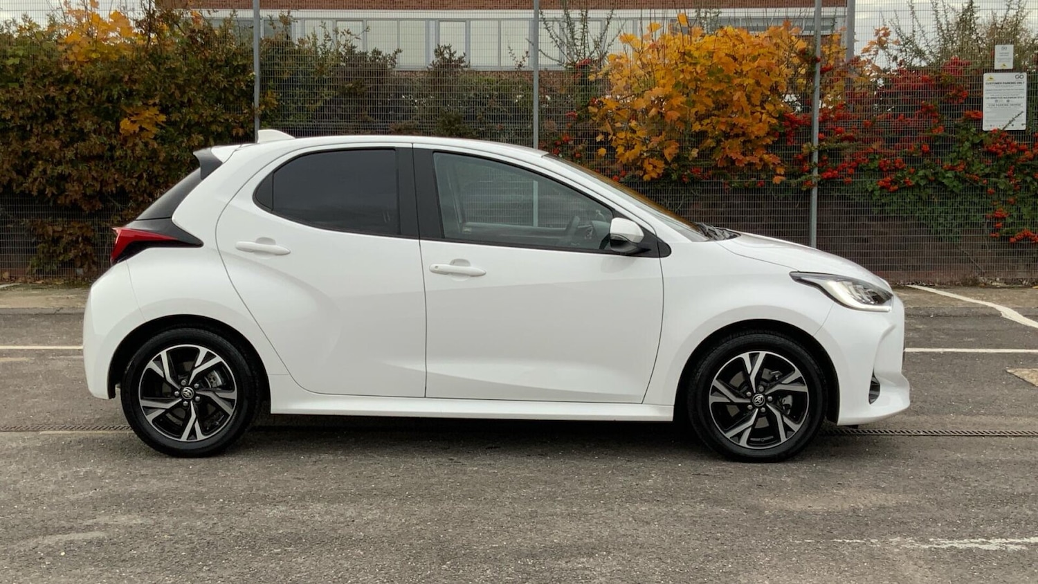 Used Toyota Yaris 2024 for sale - 76677676: Photo 20