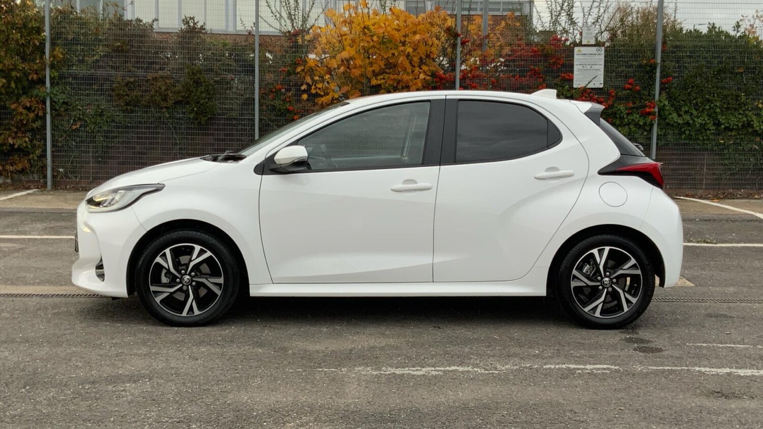 Used Toyota Yaris 2024 for sale - 76677676: Photo 21