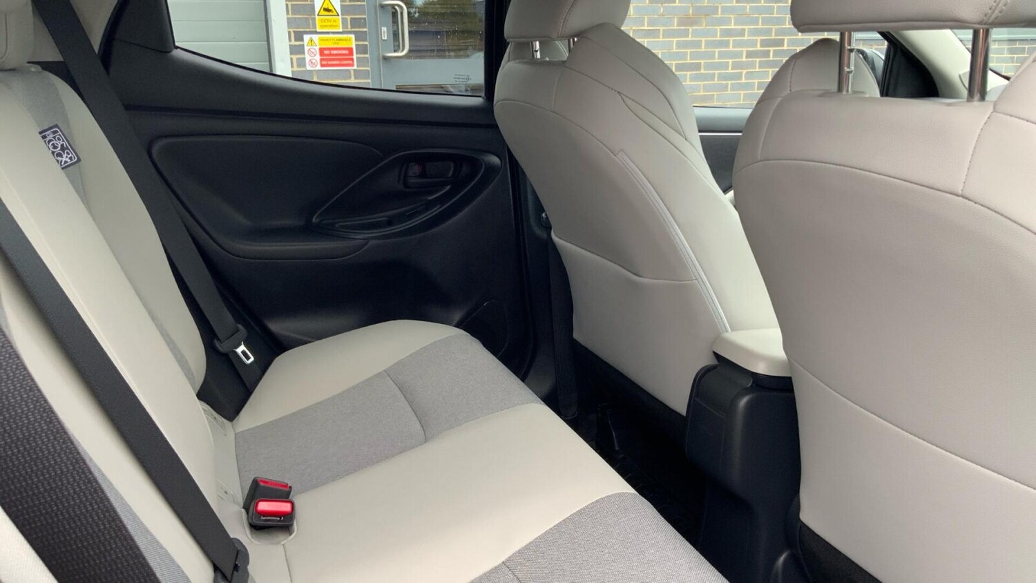 Used Toyota Yaris 2023 for sale - 76676000: Photo 16