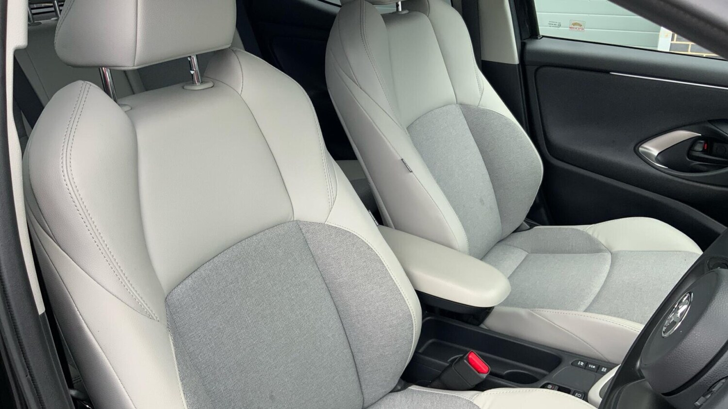 Used Toyota Yaris 2023 for sale - 76676000: Photo 24