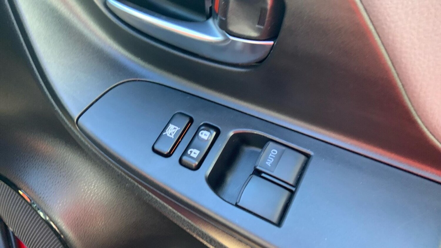 Used Toyota Yaris 2018 for sale - 78169237: Photo 17