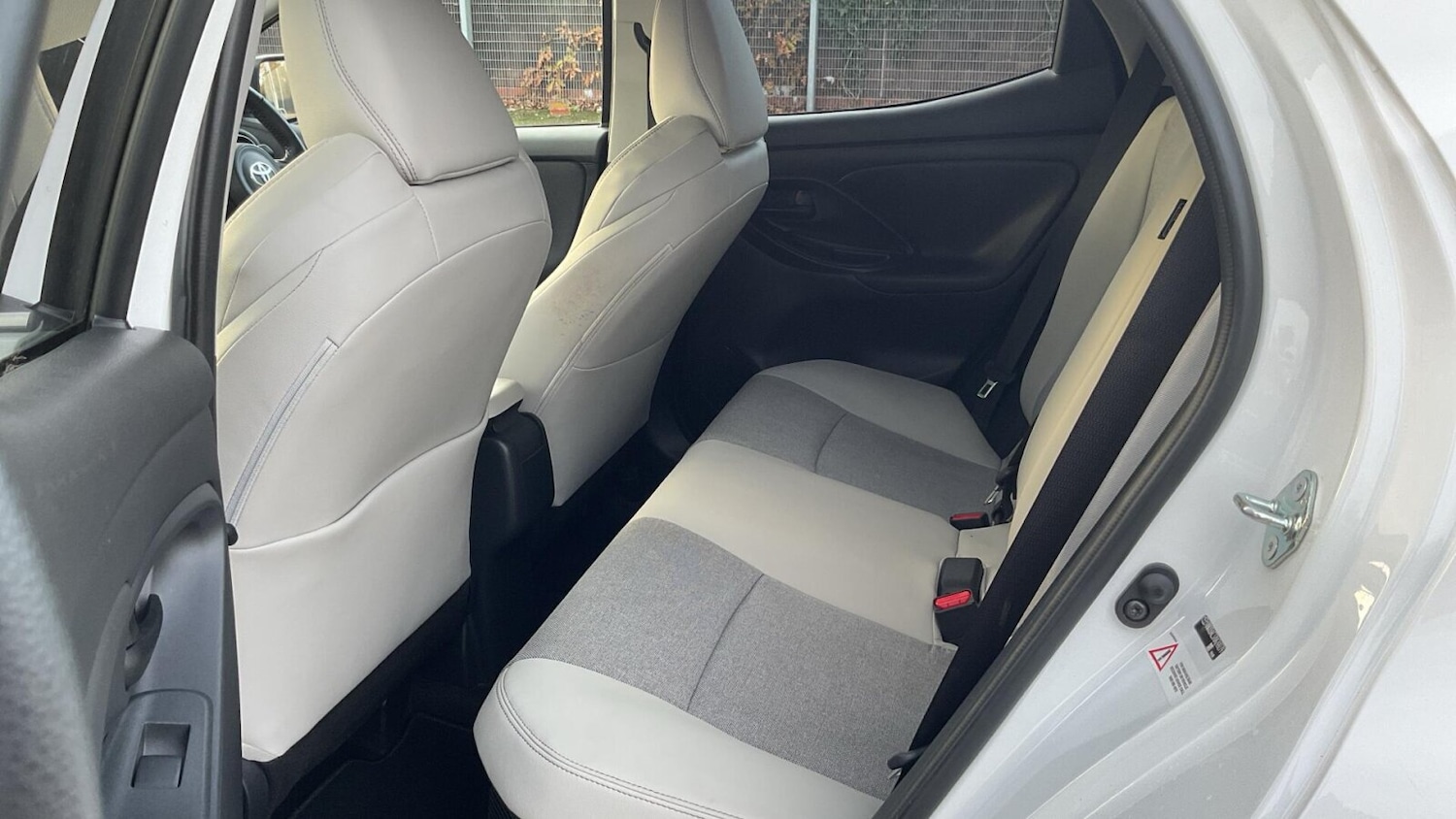 Used Toyota Yaris 2022 for sale - 77013344: Photo 16