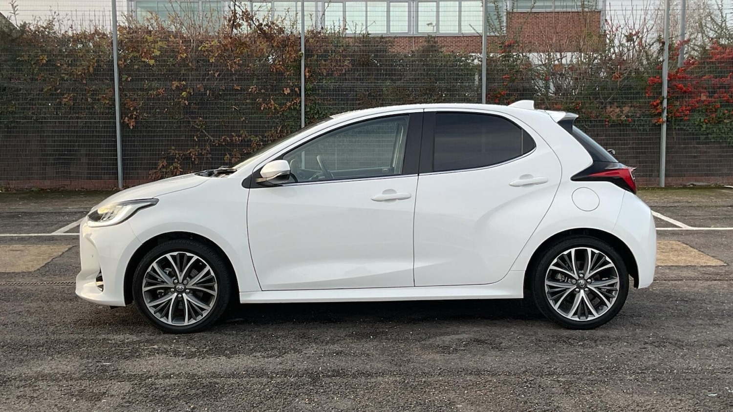 Used Toyota Yaris 2022 for sale - 77013344: Photo 20