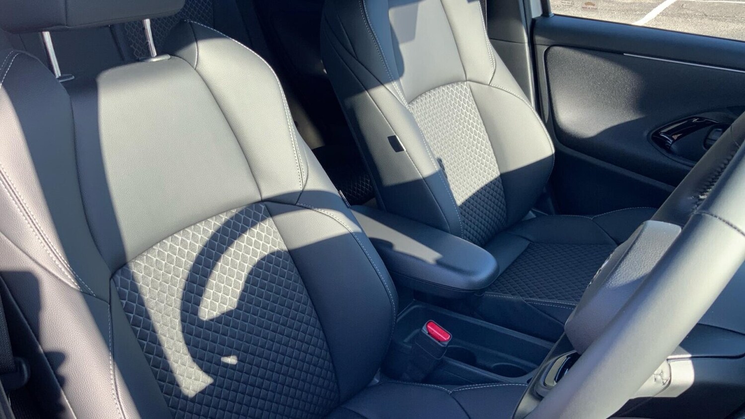 Used Toyota Yaris 2025 for sale - 77673328: Photo 22