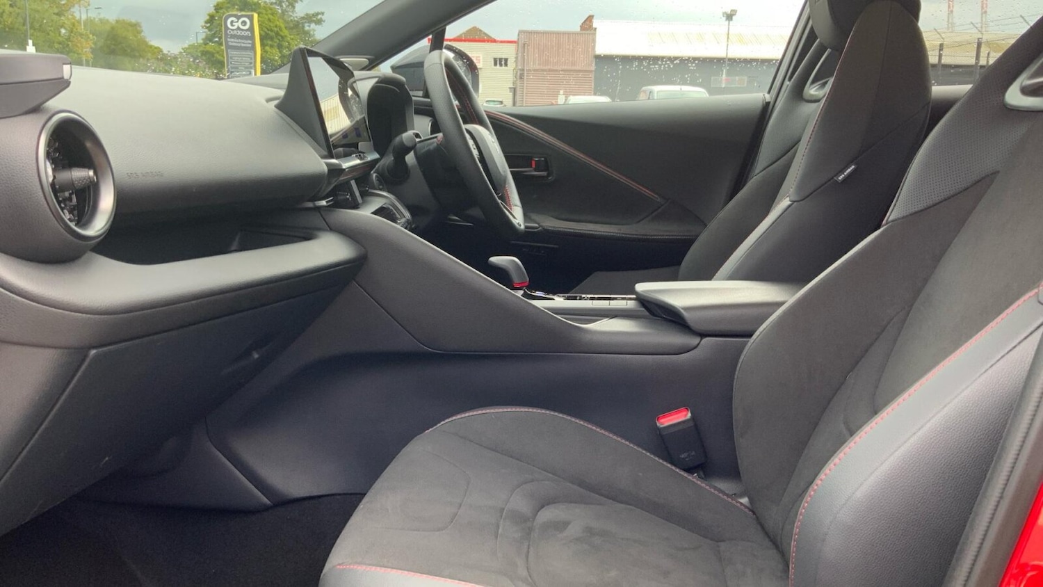 Used Toyota C-HR 2025 for sale - 76680611: Photo 12