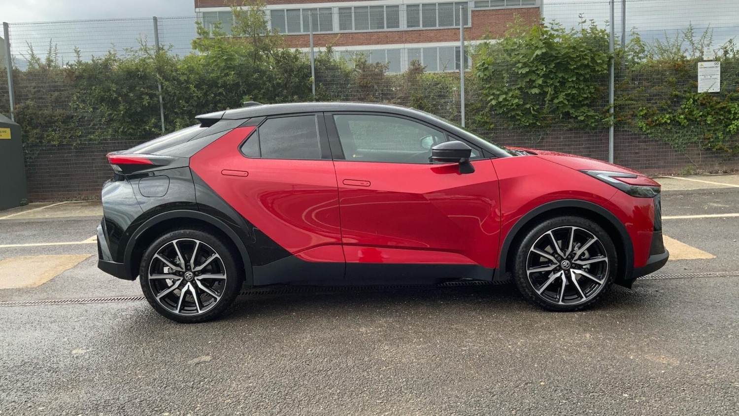 Used Toyota C-HR 2025 for sale - 76680611: Photo 18