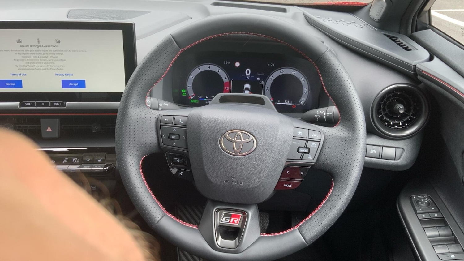 Used Toyota C-HR 2025 for sale - 76680611: Photo 7