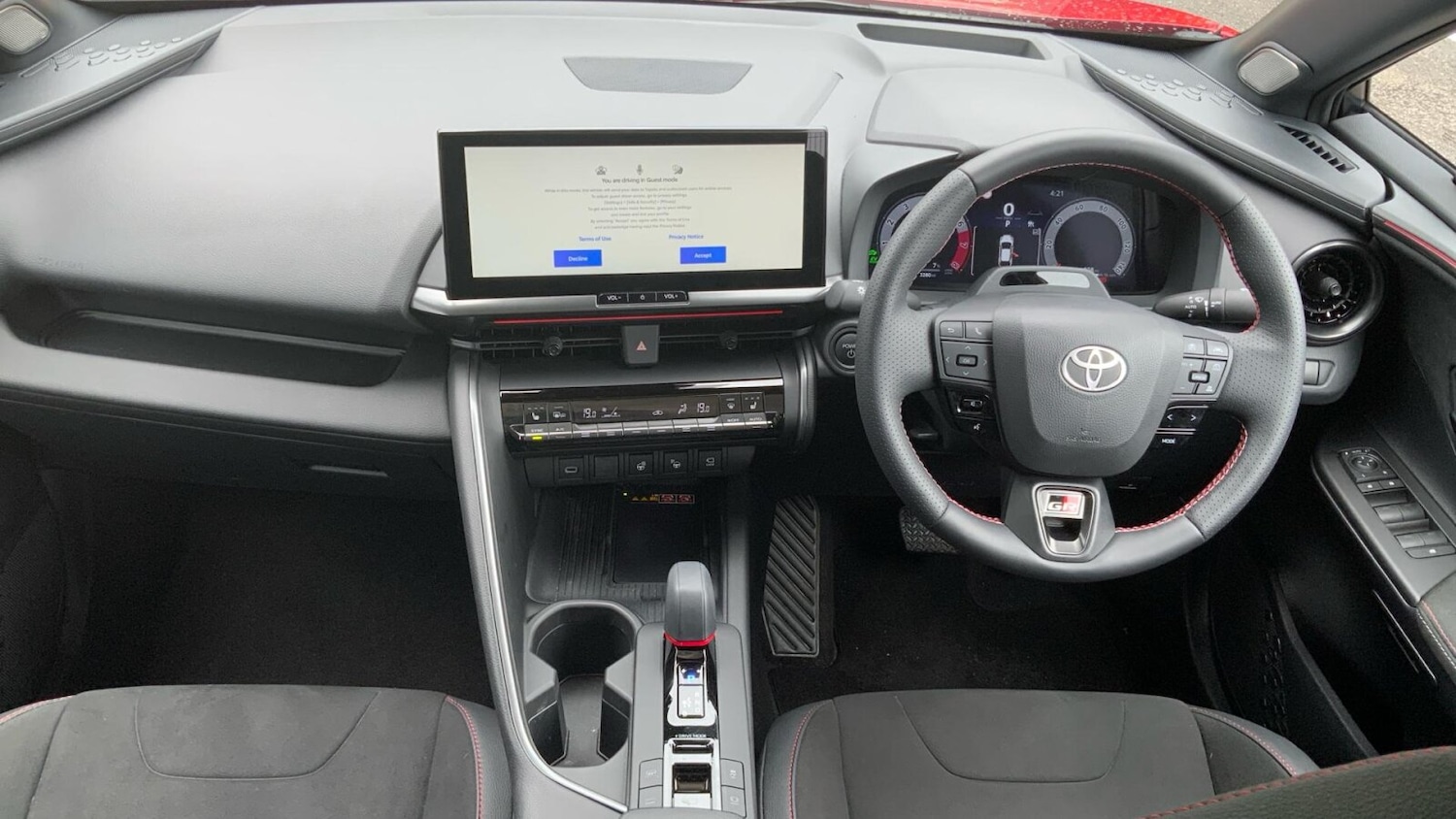 Used Toyota C-HR 2025 for sale - 76680611: Photo 8