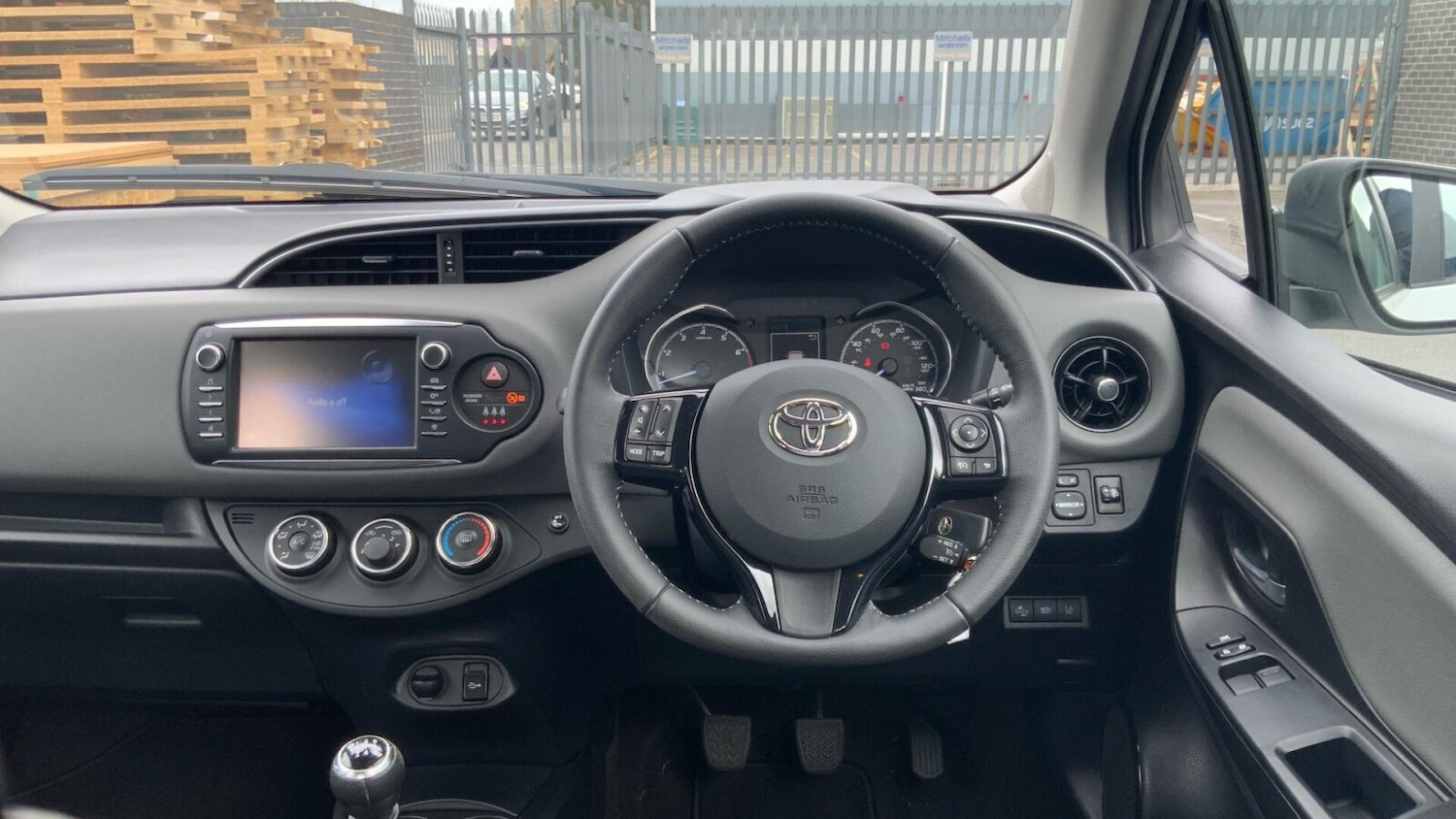Used Toyota Yaris 2018 for sale - 78141875: Photo 11