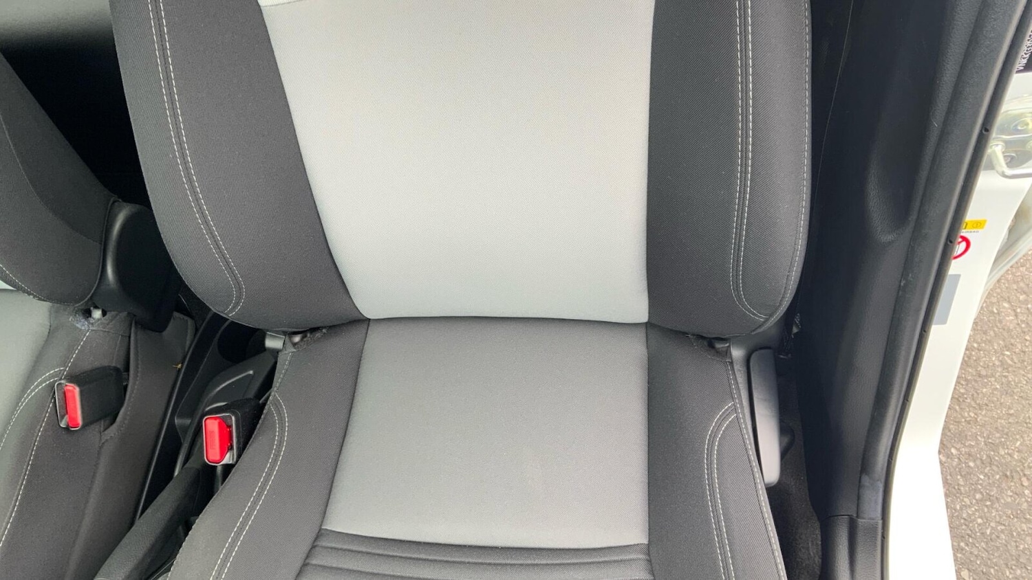 Used Toyota Yaris 2018 for sale - 78141875: Photo 17