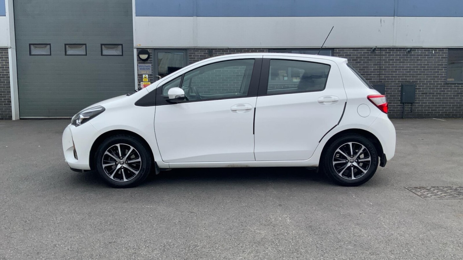 Used Toyota Yaris 2018 for sale - 78141875: Photo 24