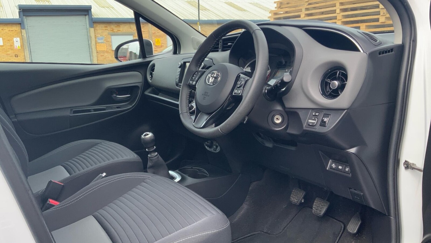 Used Toyota Yaris 2018 for sale - 78141875: Photo 5