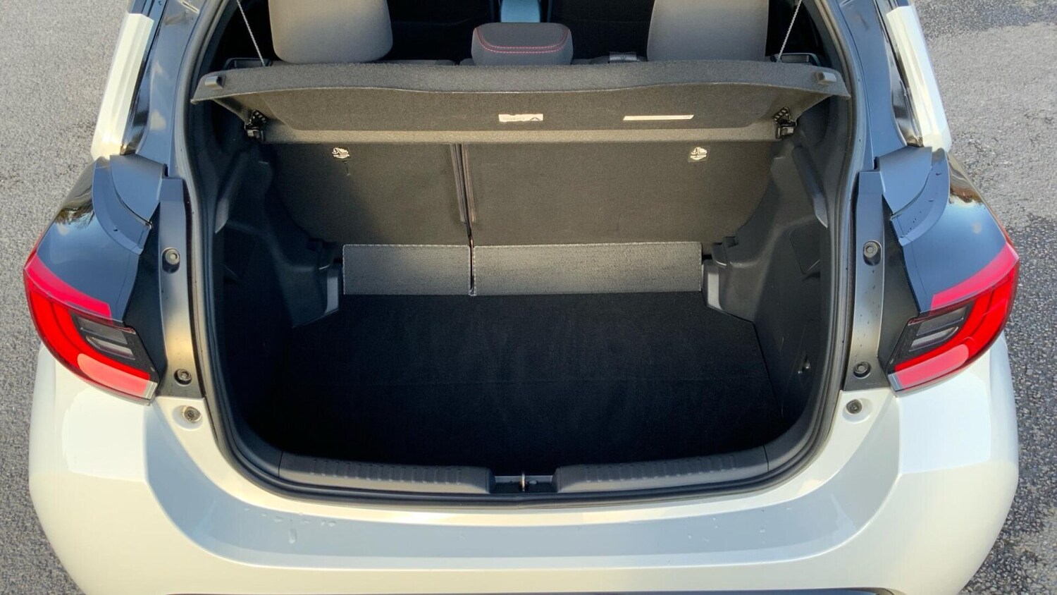 Used Toyota Yaris 2022 for sale - 76674460: Photo 20