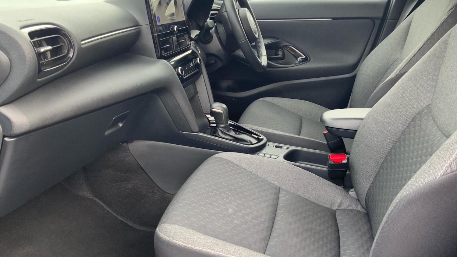 Used Toyota Yaris Cross 2025 for sale - 77631188: Photo 14