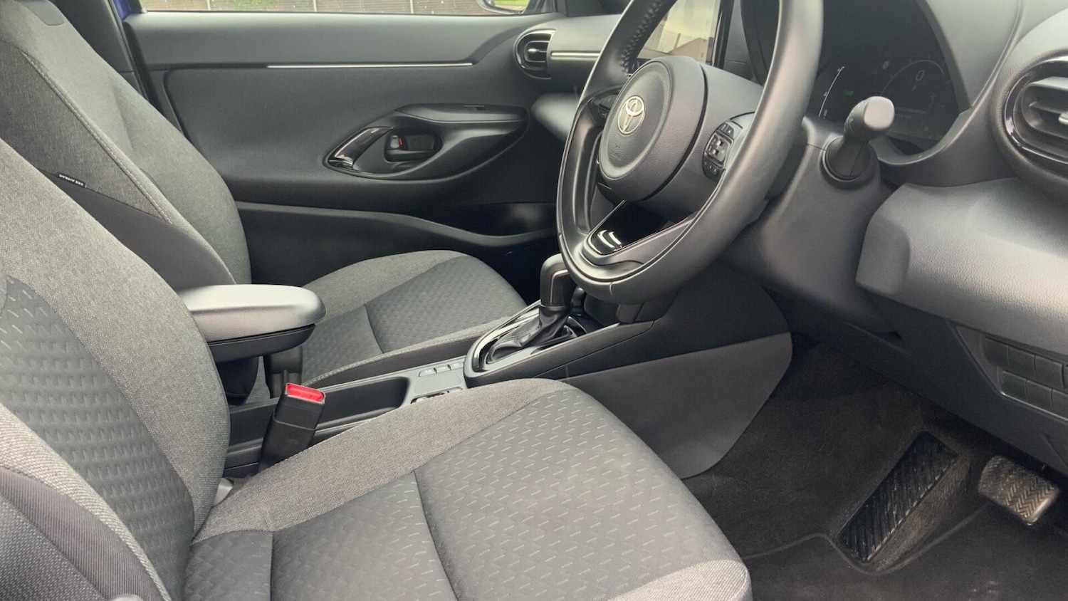 Used Toyota Yaris Cross 2025 for sale - 77631188: Photo 15