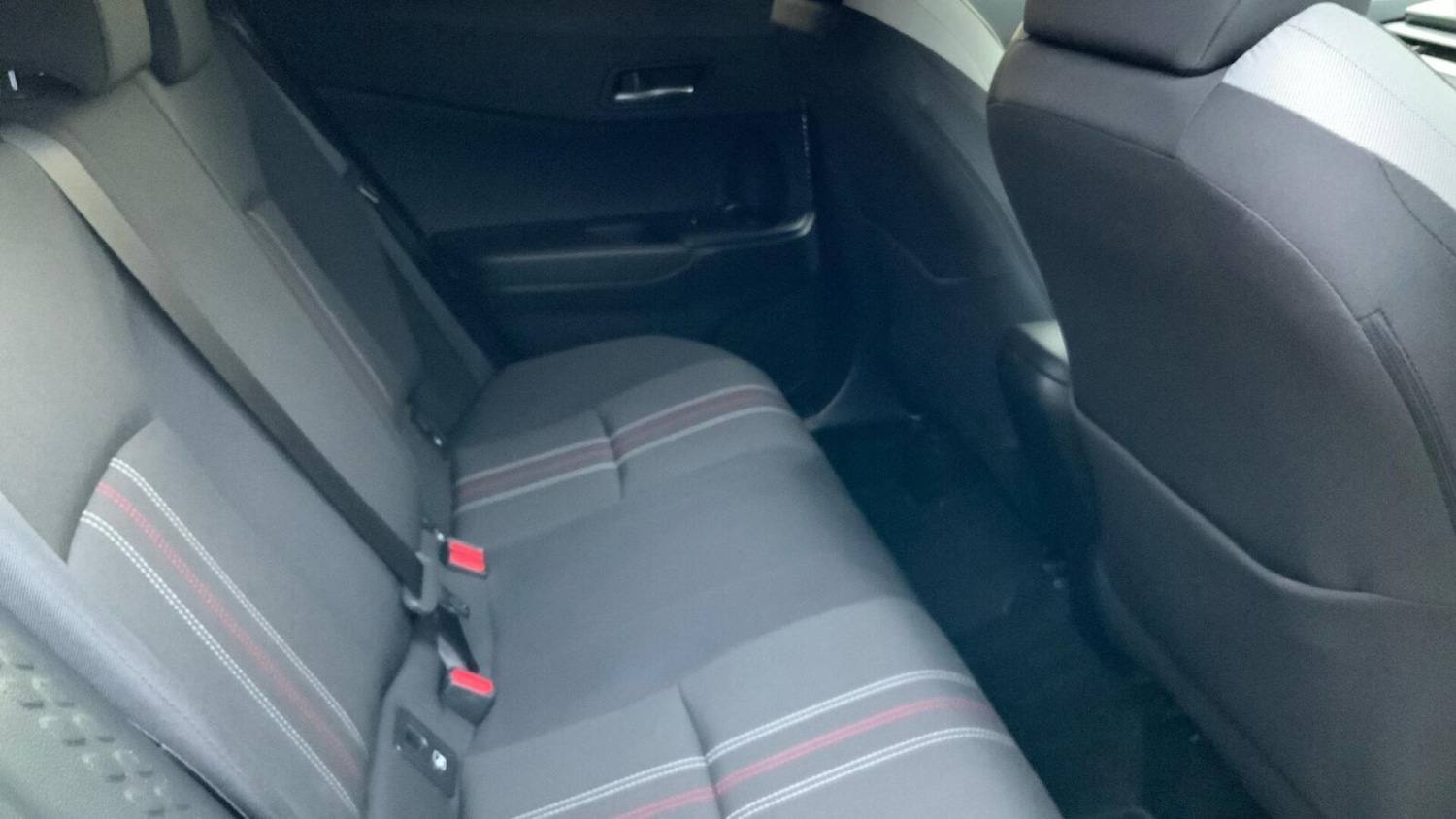 Used Toyota C-HR 2023 for sale - 76675401: Photo 17