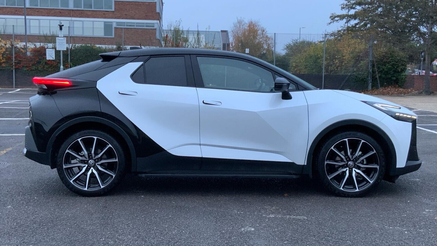 Used Toyota C-HR 2025 for sale - 76679230: Photo 21