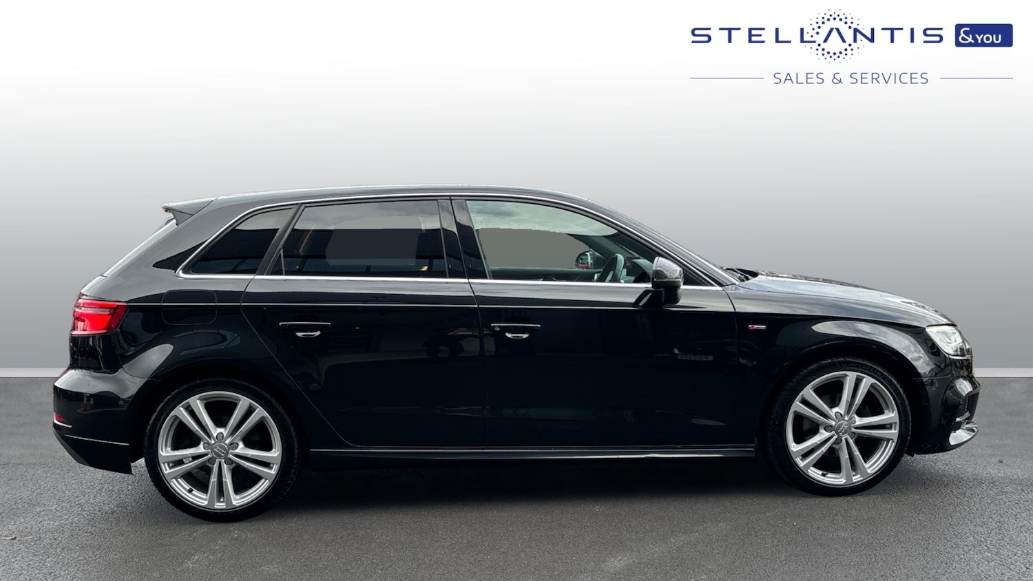 Used Audi A3 2017 for sale - 77971213: Photo 2