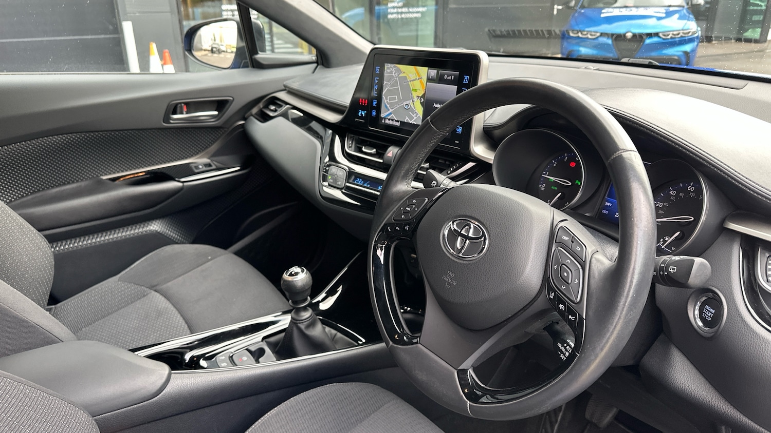 Used Toyota C-HR 2018 for sale - 76315625: Photo 11