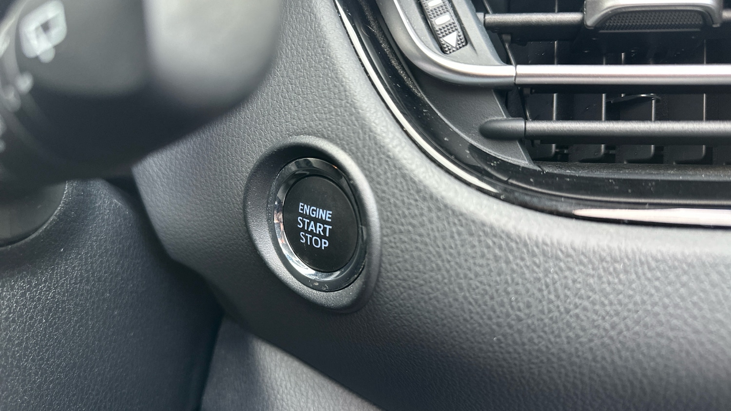 Used Toyota C-HR 2018 for sale - 76315625: Photo 40