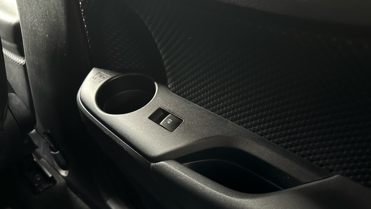 Used Toyota C-HR 2018 for sale - 76315625: Photo 52