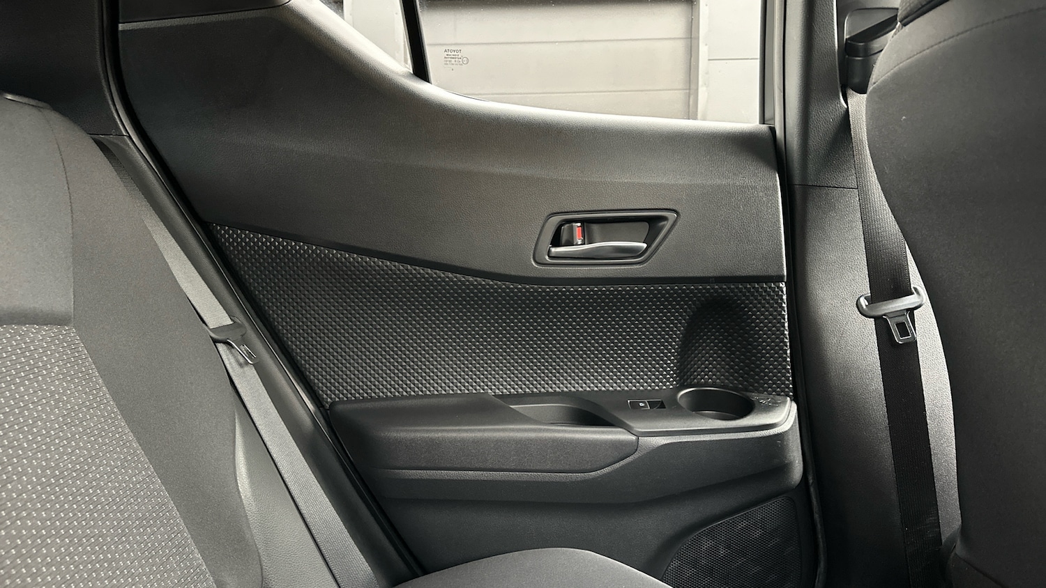 Used Toyota C-HR 2018 for sale - 76315625: Photo 53