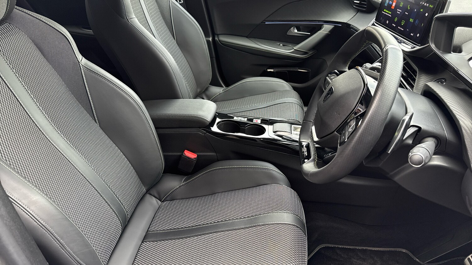 Used Peugeot 2008 2024 for sale - 76486449: Photo 42