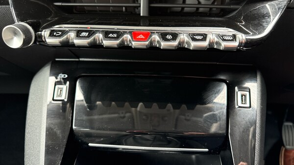 Used Peugeot 2008 2021 for sale - 76139425: Photo 49