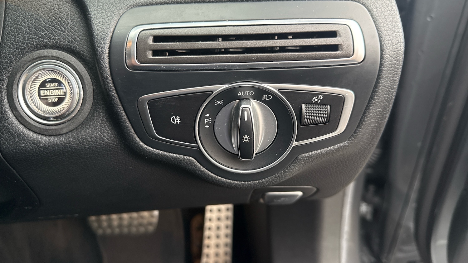 Used Mercedes-Benz C Class 2019 for sale - 76139422: Photo 30