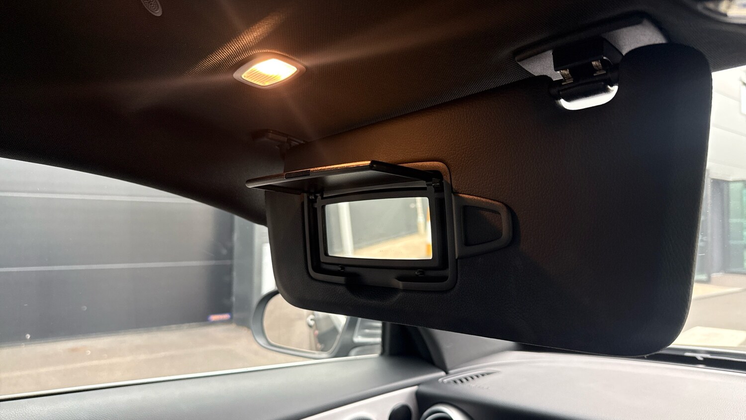 Used Mercedes-Benz C Class 2019 for sale - 76139422: Photo 32