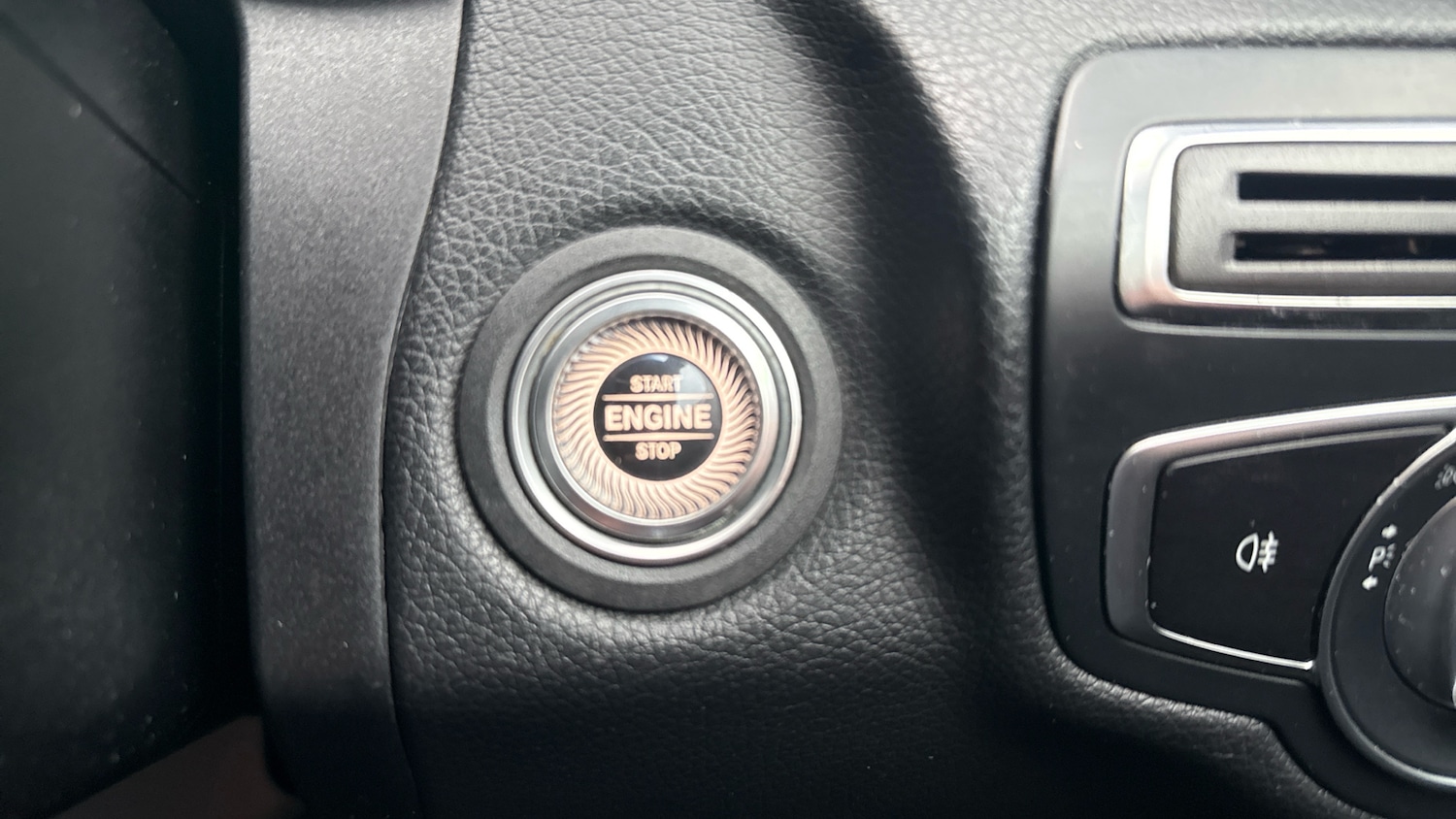 Used Mercedes-Benz C Class 2019 for sale - 76139422: Photo 34