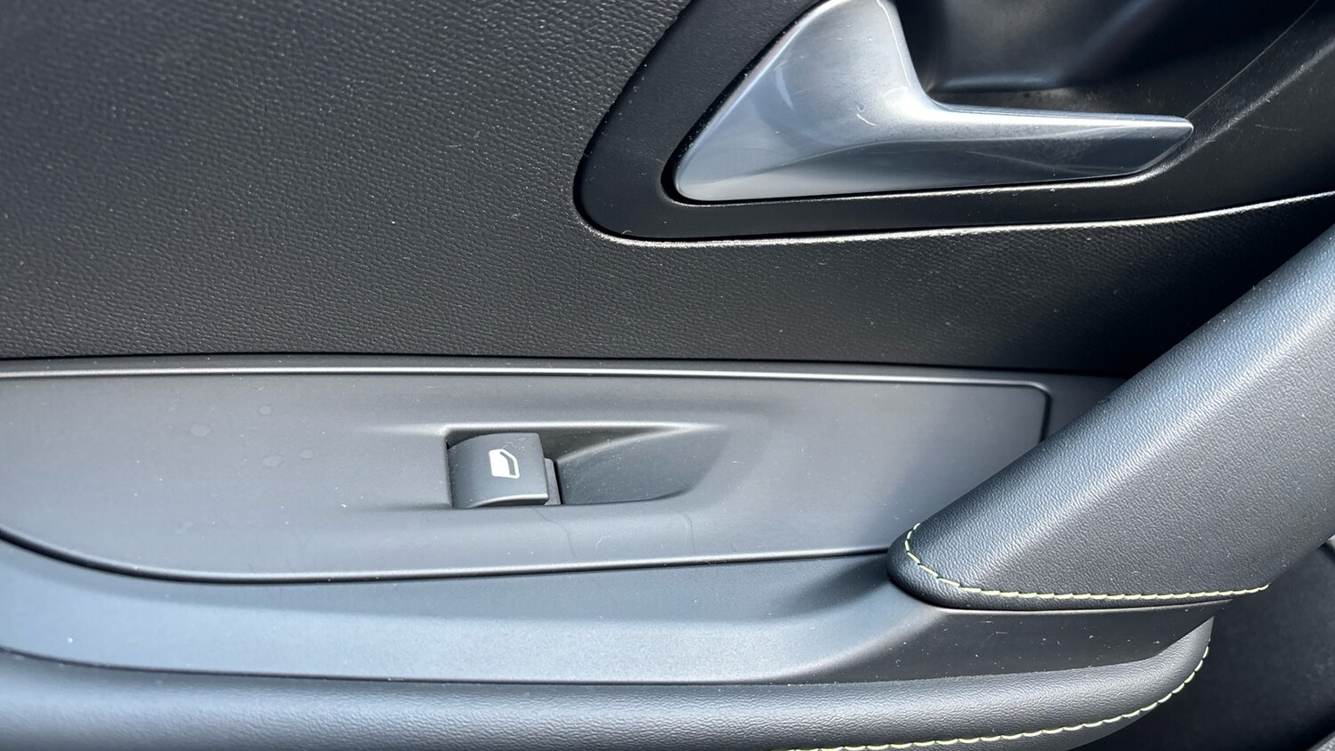 Used Peugeot 208 2022 for sale - 75929268: Photo 41