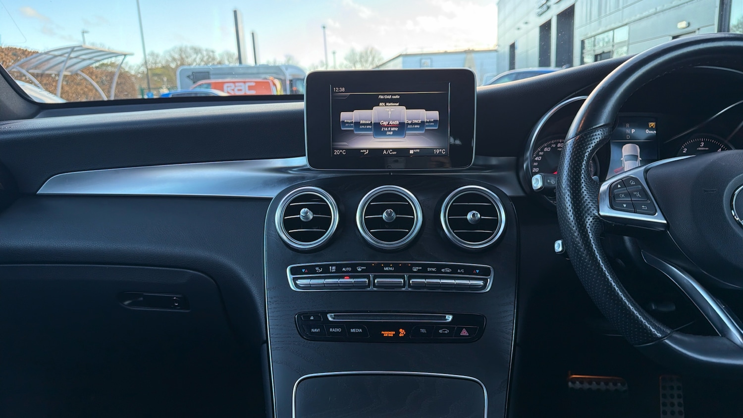 Used Mercedes-Benz GLC 2017 for sale - 76927441: Photo 11