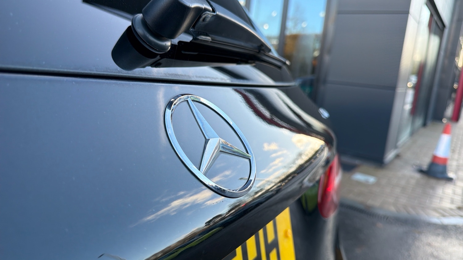 Used Mercedes-Benz GLC 2017 for sale - 76927441: Photo 27