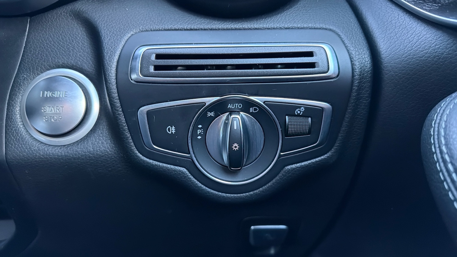 Used Mercedes-Benz GLC 2017 for sale - 76927441: Photo 35