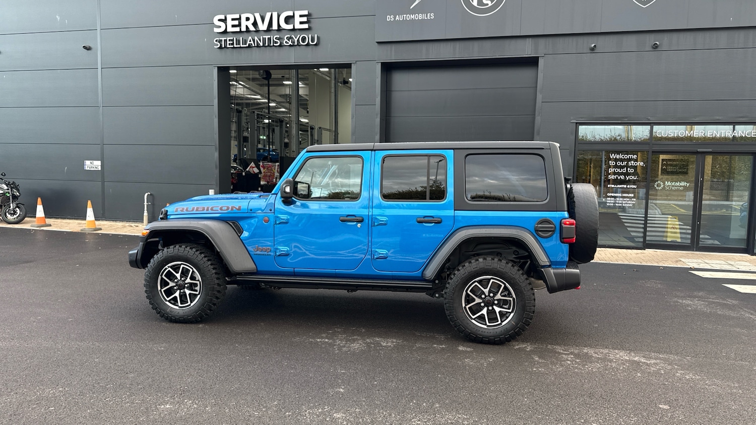 Used Jeep Wrangler 2025 for sale - 76248428: Photo 6