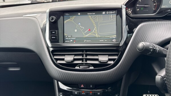 Used Peugeot 2008 2019 for sale - 76139423: Photo 10
